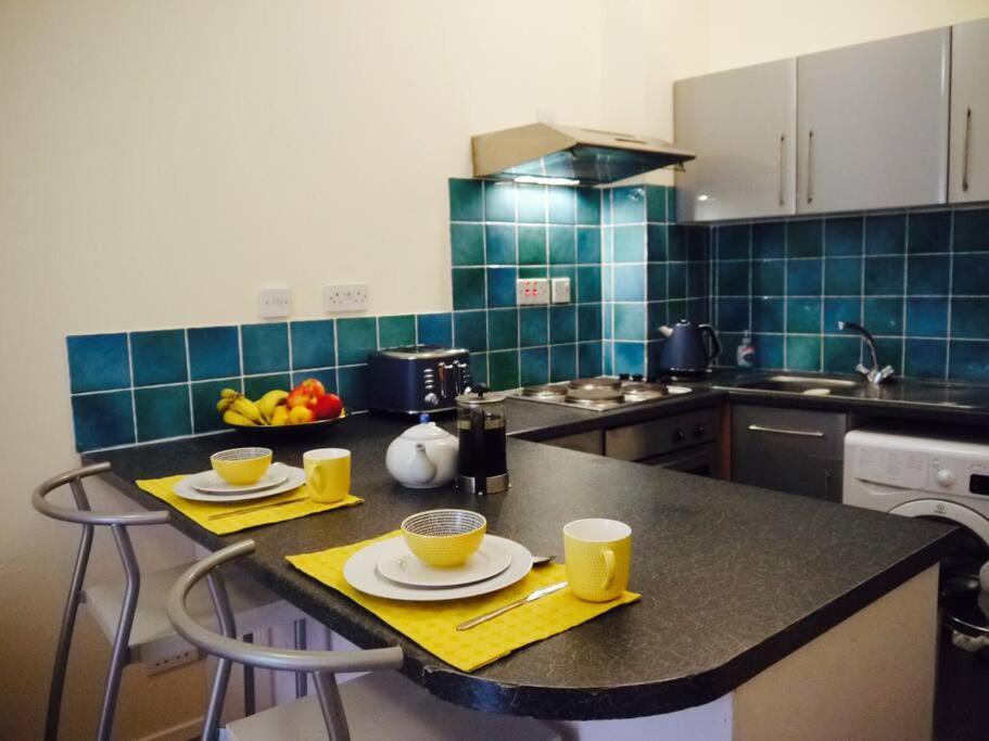 Fabulous Location, One Bedroom West End Flat, Just Off Byres Rd, Close To Sec & Hydro Glasgow Esterno foto