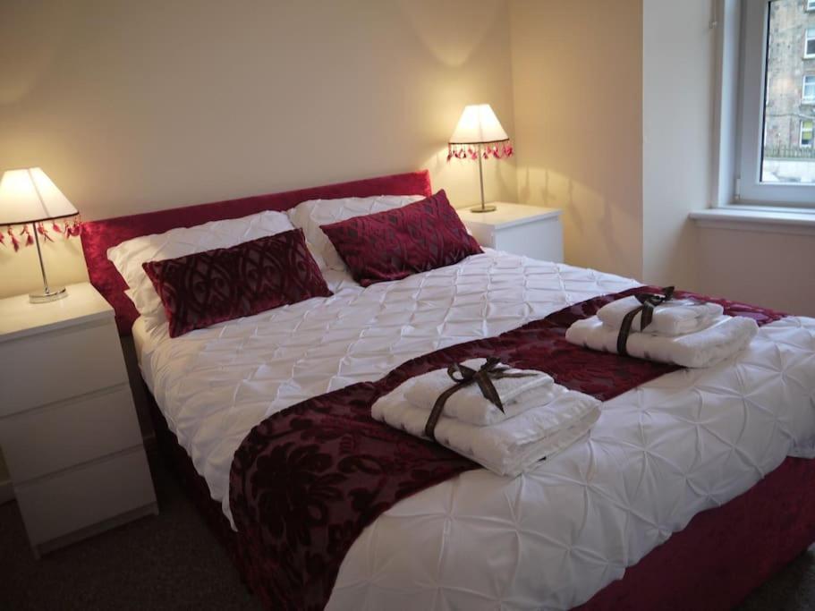 Fabulous Location, One Bedroom West End Flat, Just Off Byres Rd, Close To Sec & Hydro Glasgow Esterno foto