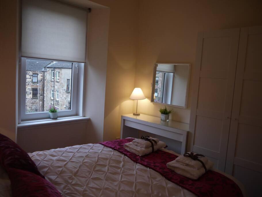 Fabulous Location, One Bedroom West End Flat, Just Off Byres Rd, Close To Sec & Hydro Glasgow Esterno foto