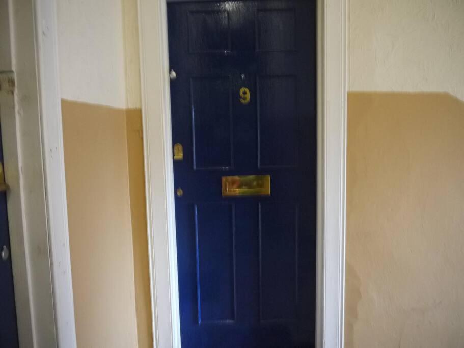 Fabulous Location, One Bedroom West End Flat, Just Off Byres Rd, Close To Sec & Hydro Glasgow Esterno foto